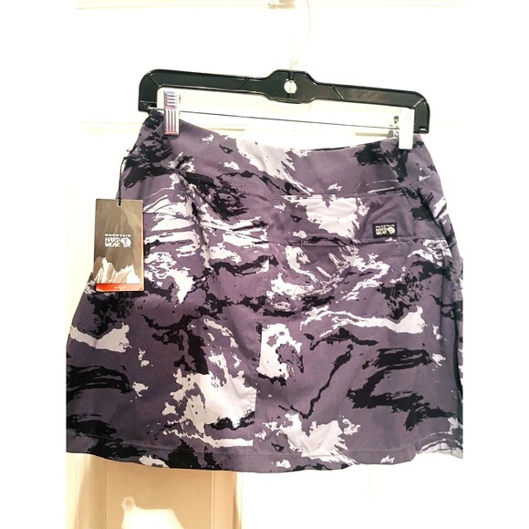 Mountain Hardwear Pants - Mountain Hardware Pacer Skirt Skort Black and Gray Pattern size Small NWT $65
